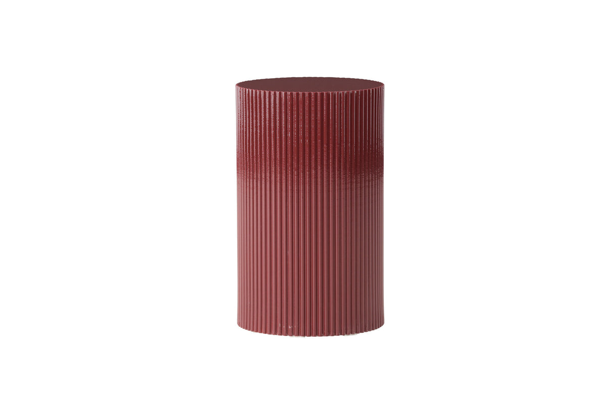 Lenox Beistelltisch in Burgund präsentiert im Onlineshop von KAQTU Design AG. Beistelltisch ist von Venture Home