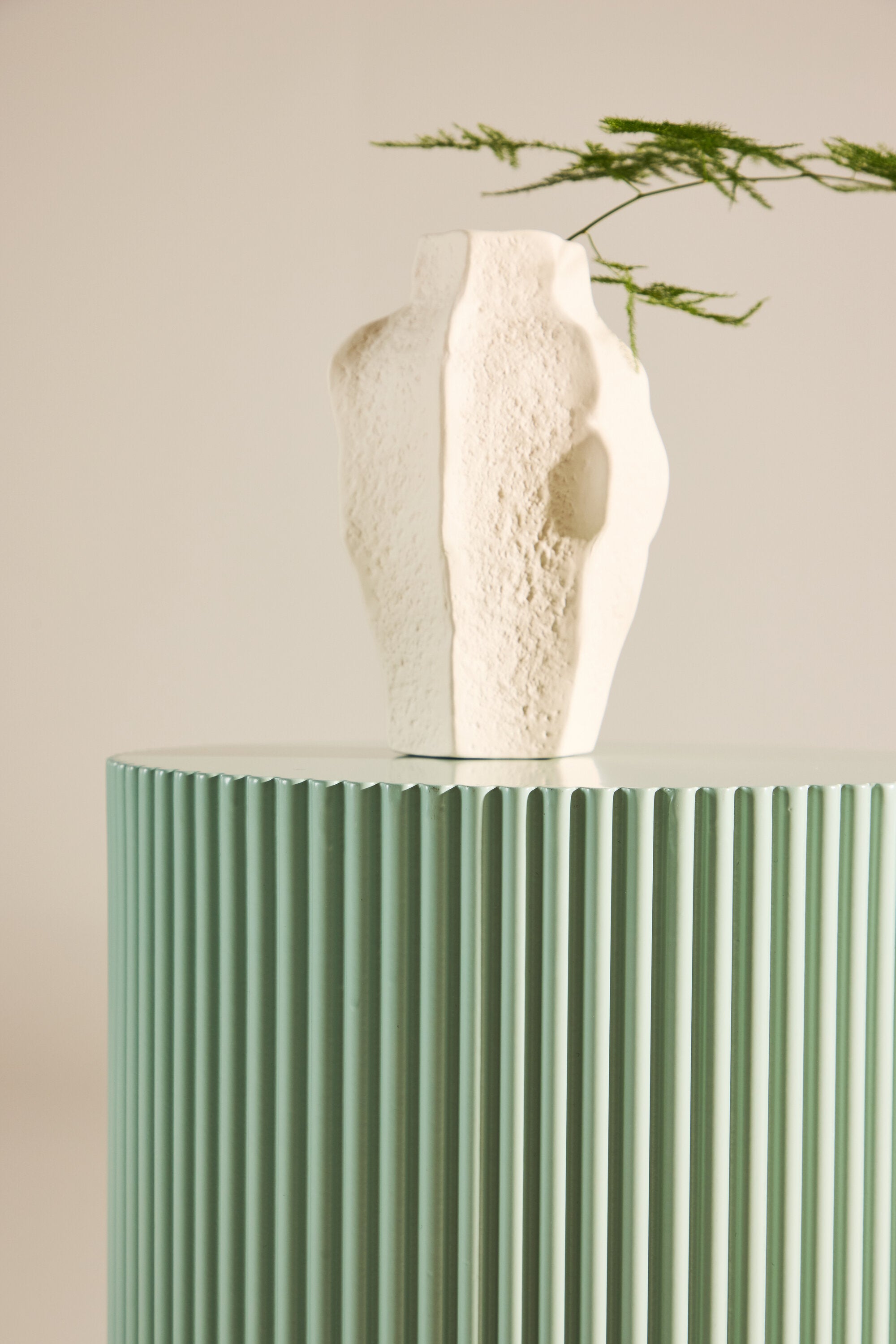 Lenox Beistelltisch in Hellgrün präsentiert im Onlineshop von KAQTU Design AG. Beistelltisch ist von Venture Home