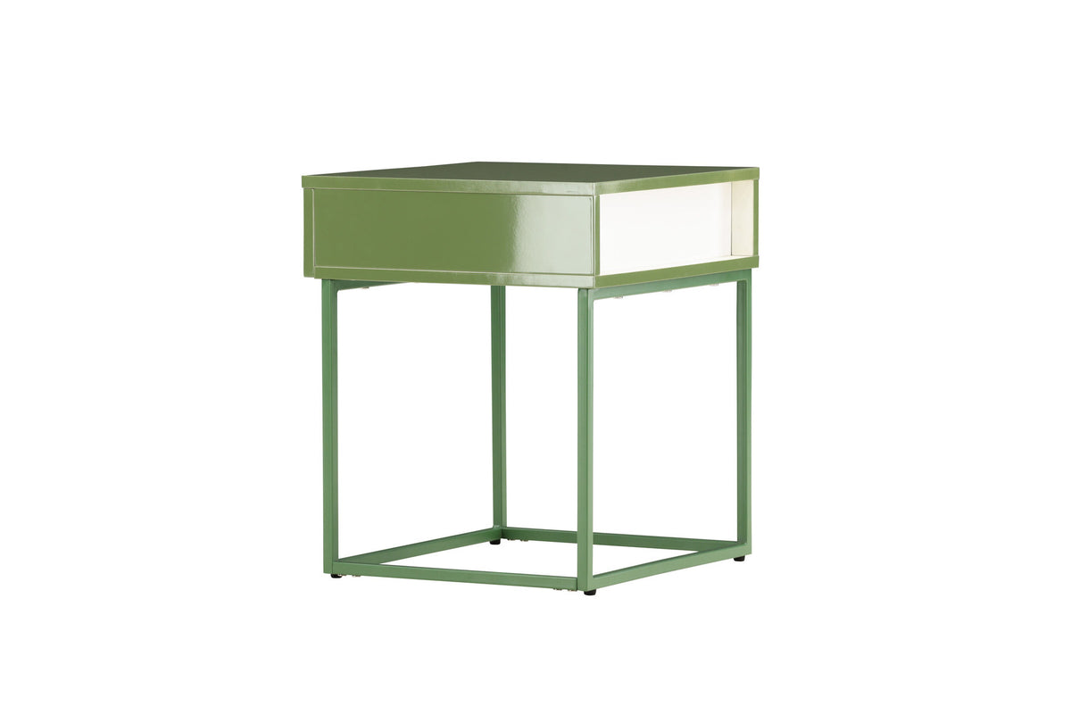 Bakal Nachttisch in Grün präsentiert im Onlineshop von KAQTU Design AG. Beistelltisch ist von Venture Home