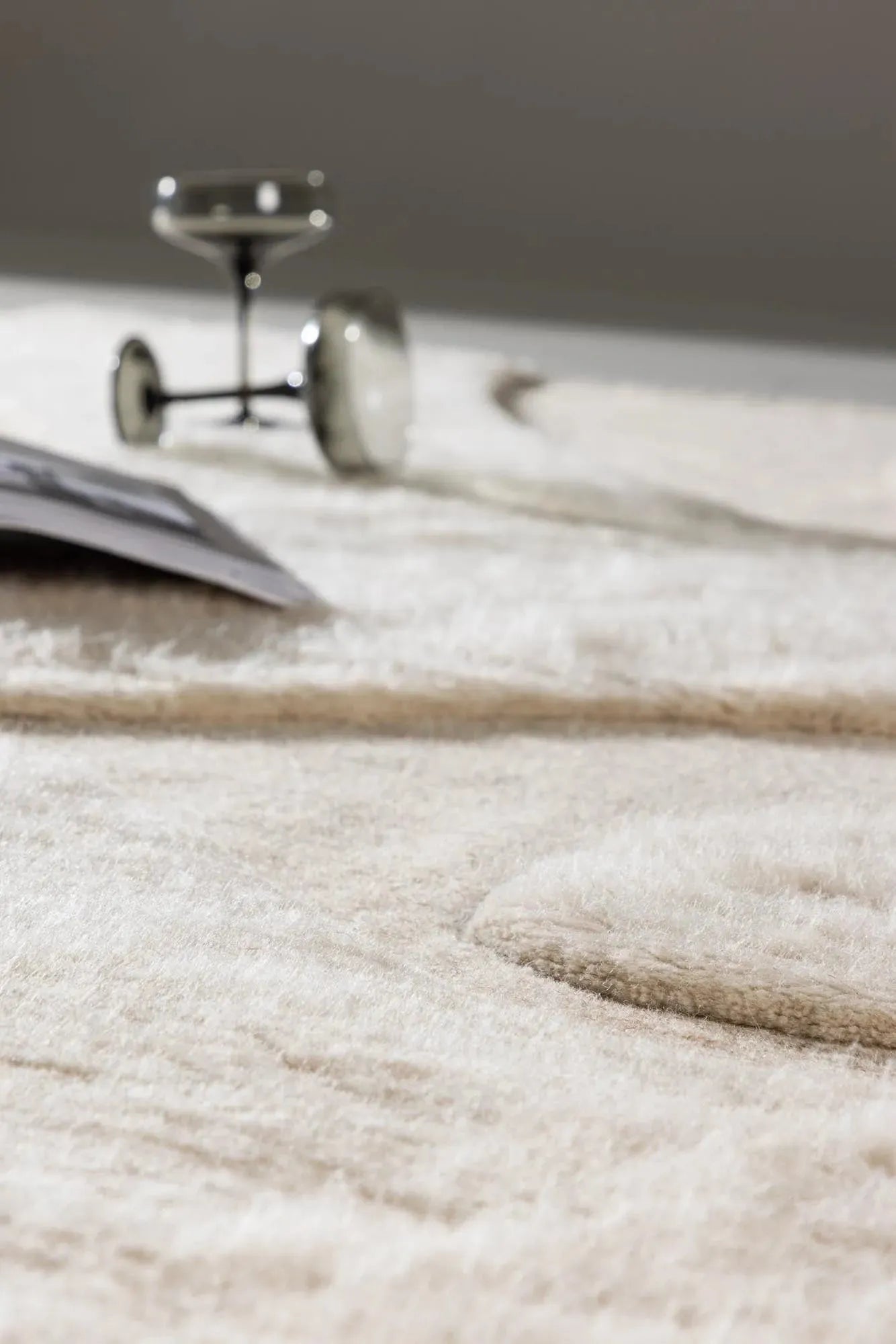 Boone Teppich: Moderne Eleganz in sanften Beige für Ihr Zuhause.
