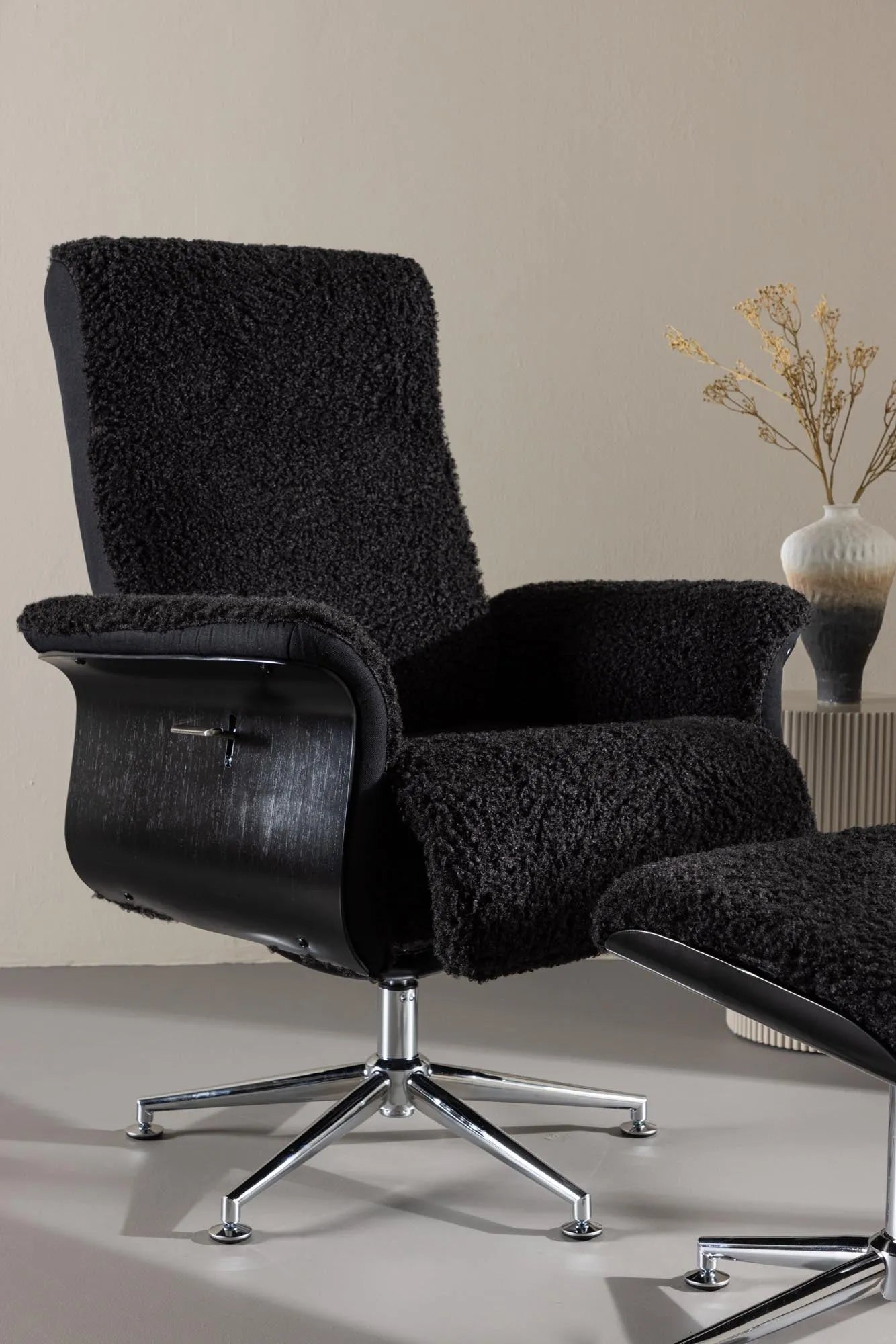 Hagön Lounge Stuhl: Modernes Design trifft auf skandinavische Eleganz.