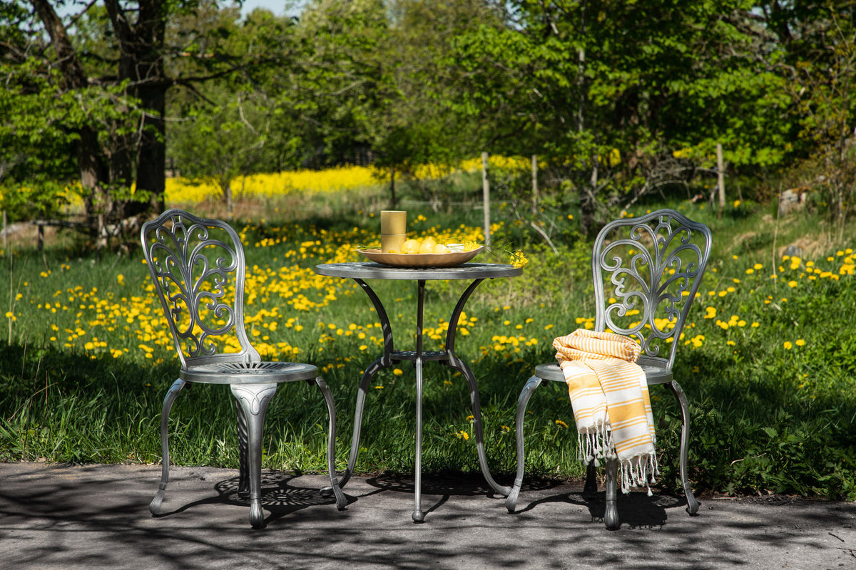 Nandin Café Outdoorset ⌀60cm/2St. in Silber präsentiert im Onlineshop von KAQTU Design AG. Gartentischset ist von Venture Home