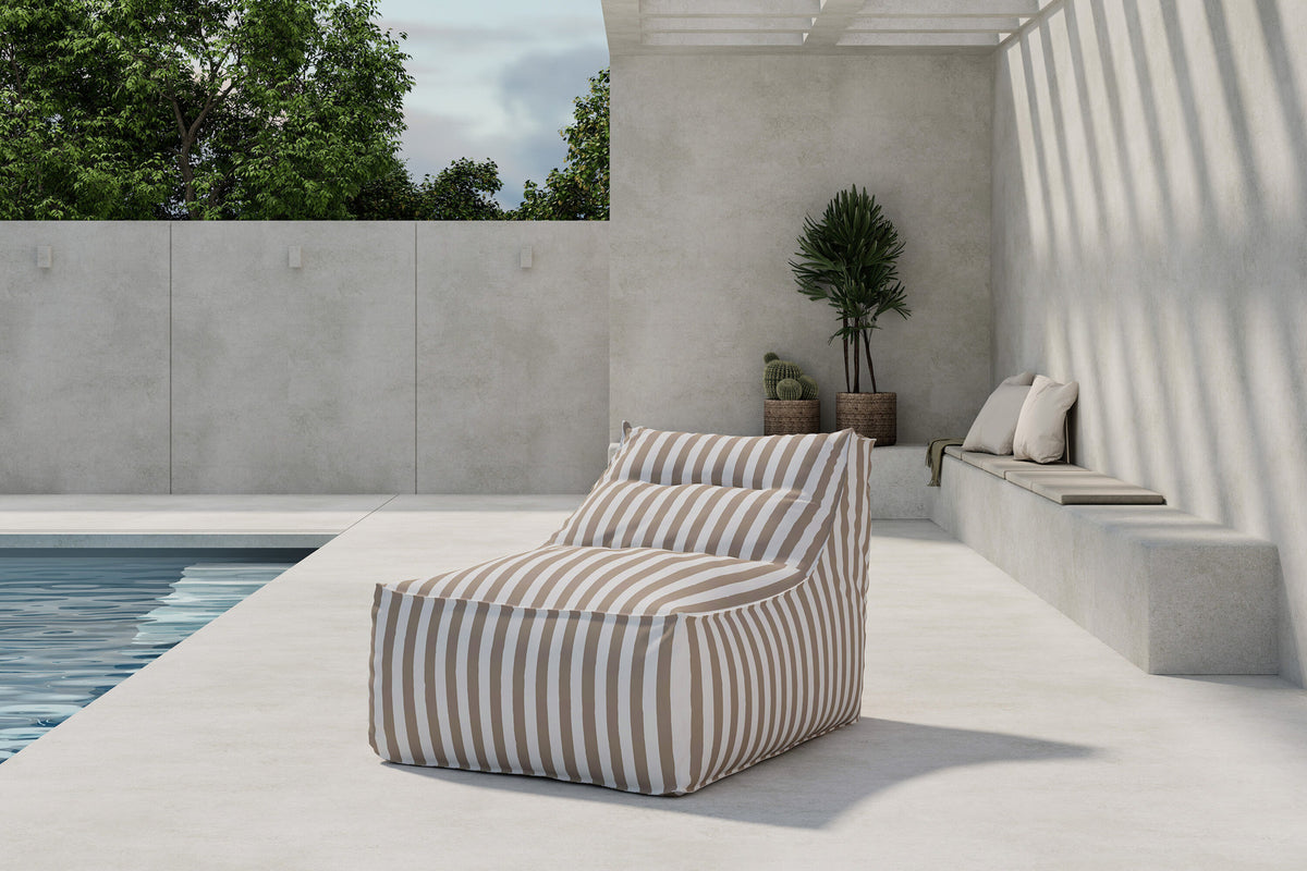Redang Lounge Stuhl in Weiss präsentiert im Onlineshop von KAQTU Design AG. Outdoor-Sessel ist von Venture Home
