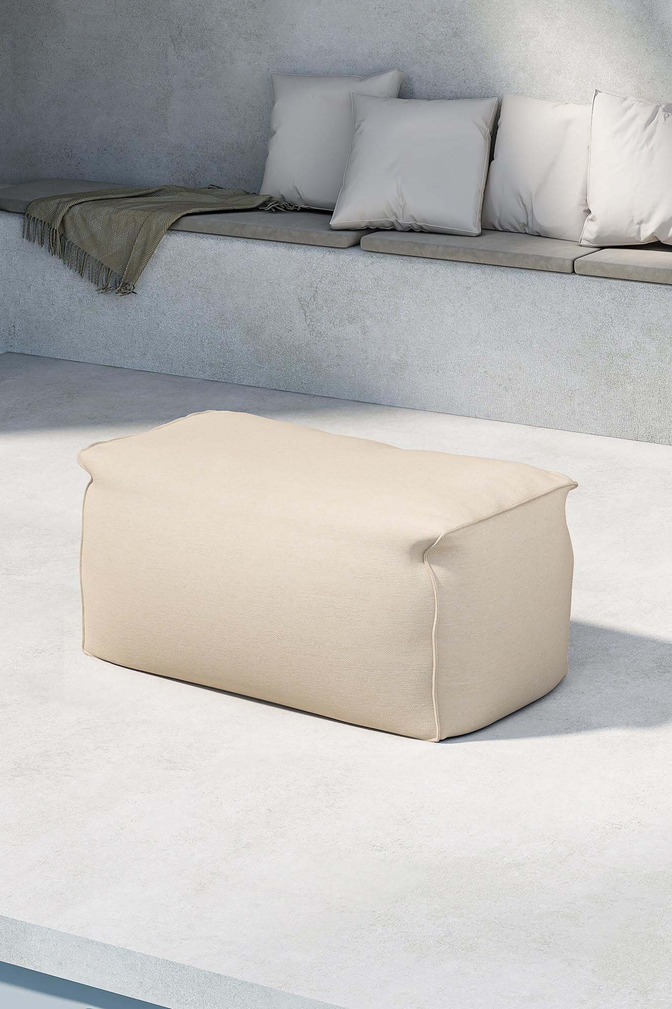 Der Redang Ottoman von Venture Home: stilvoller, wetterfester Komfort für Terrasse und Garten, ideal als Hocker oder Sitzplatz.
