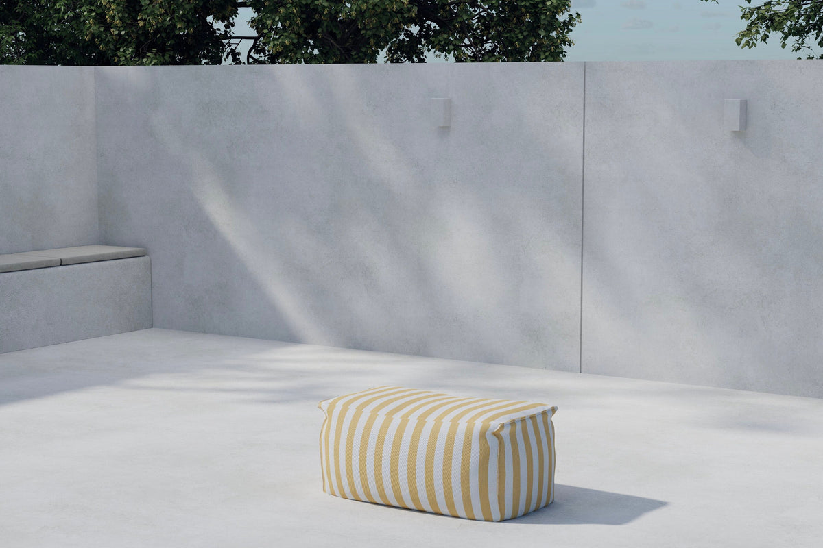 Redang Loungesofa in Gelb präsentiert im Onlineshop von KAQTU Design AG. Lounge Sofa ist von Venture Home