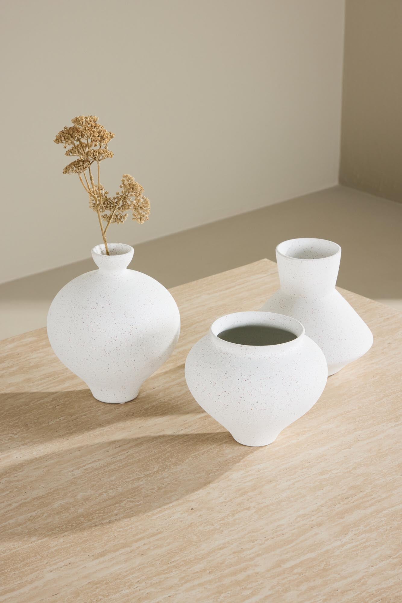 Eleganter Sofatisch Skagen von Vind, 100x120 cm, modernes Design, erstklassige Verarbeitung, perfekt für stilvolle Wohnräume.