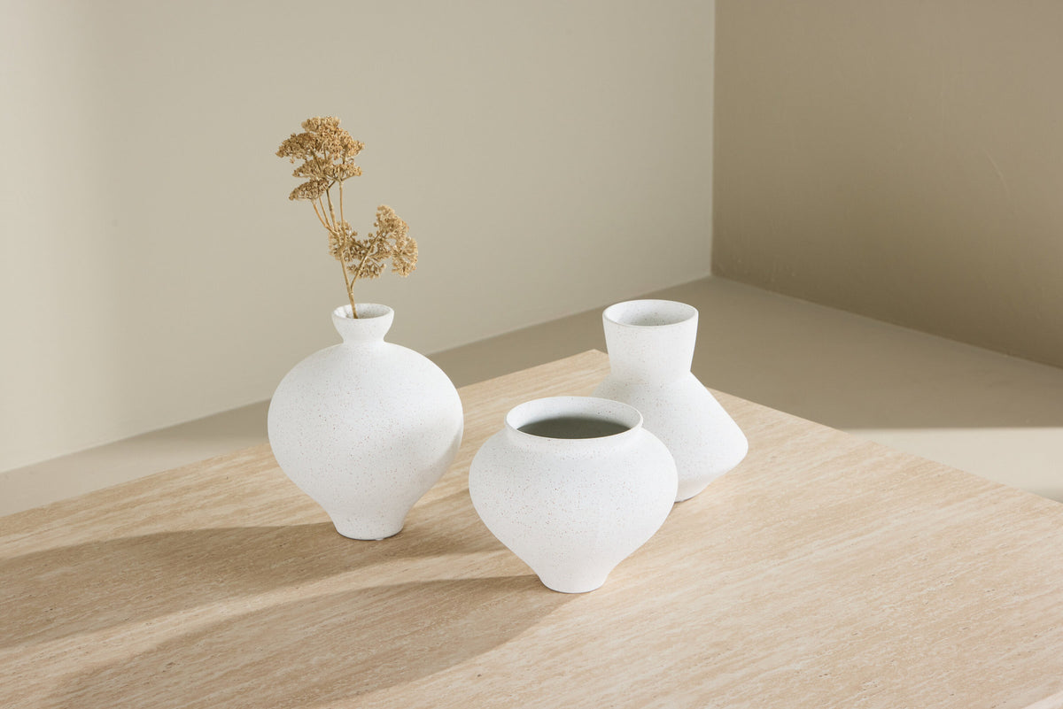 Skagen Sofatisch 100x120 in Travertine look präsentiert im Onlineshop von KAQTU Design AG. Beistelltisch ist von Vind