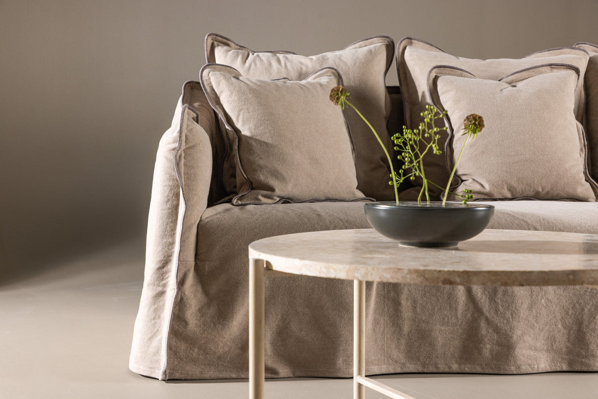 Oskarshamn 3 Seater Sofa in Beige/Brown präsentiert im Onlineshop von KAQTU Design AG. 3er Sofa ist von Vind