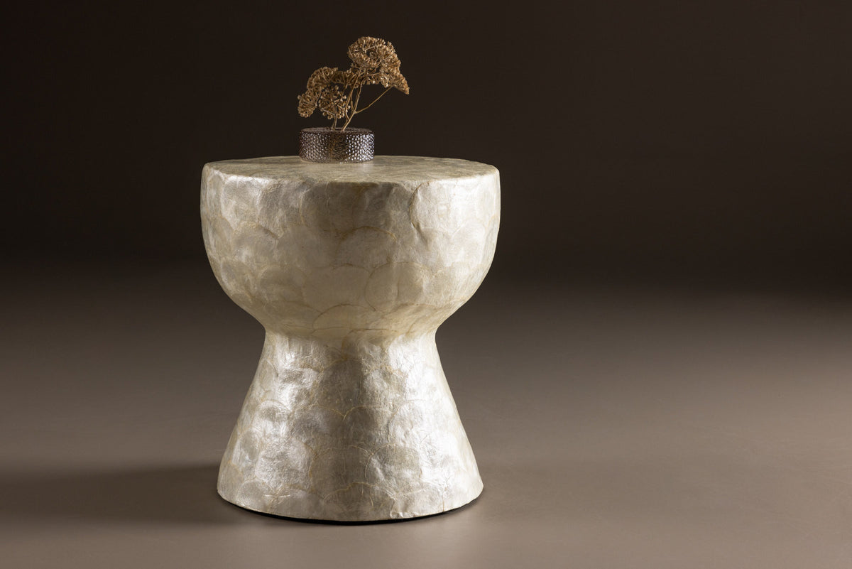Sandön Sofatisch in Capiz / Natural präsentiert im Onlineshop von KAQTU Design AG. Beistelltisch ist von Vind