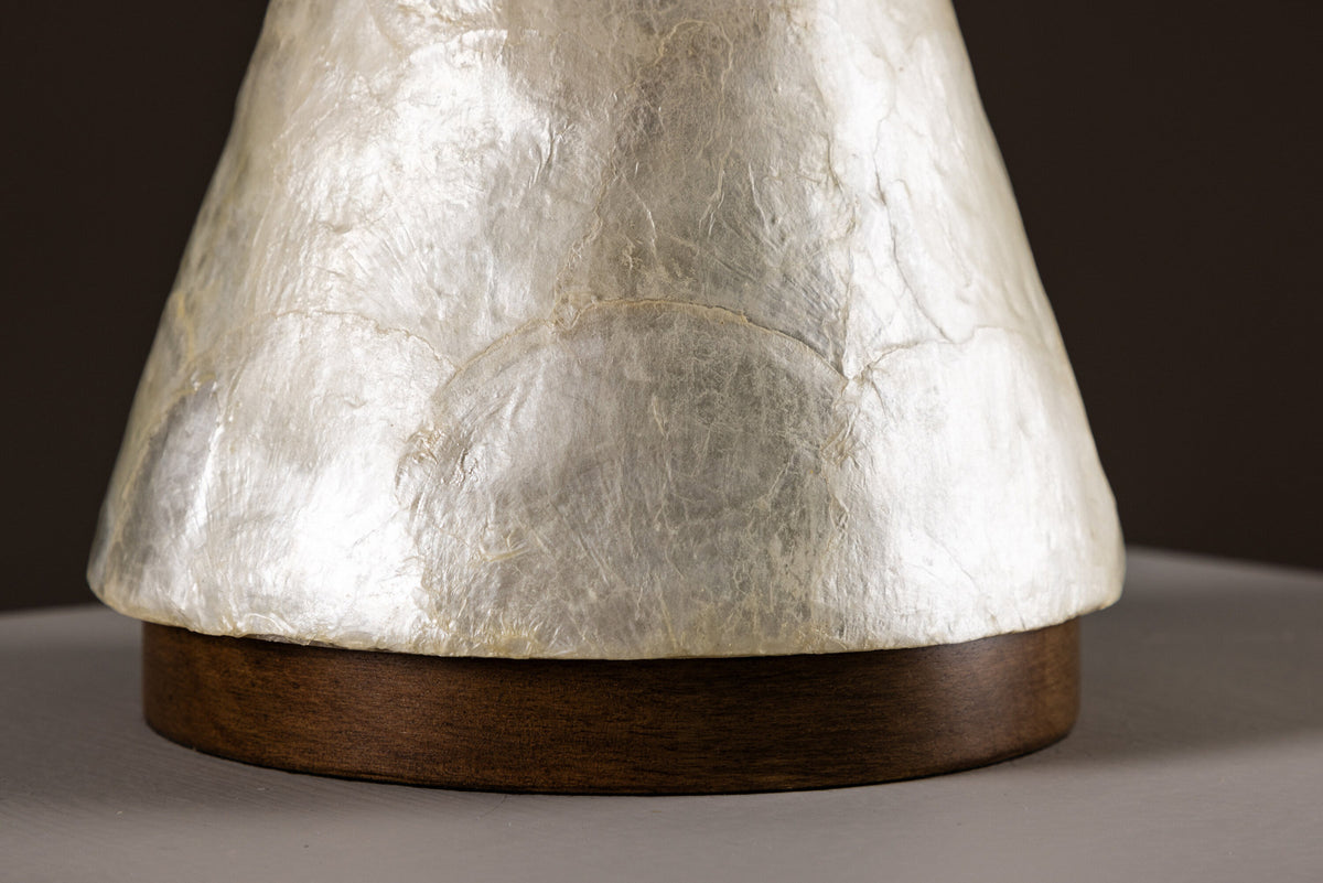 Donsö  Tischleuchte ⌀35 in Capiz / Natural präsentiert im Onlineshop von KAQTU Design AG. Tischleuchte ist von Vind