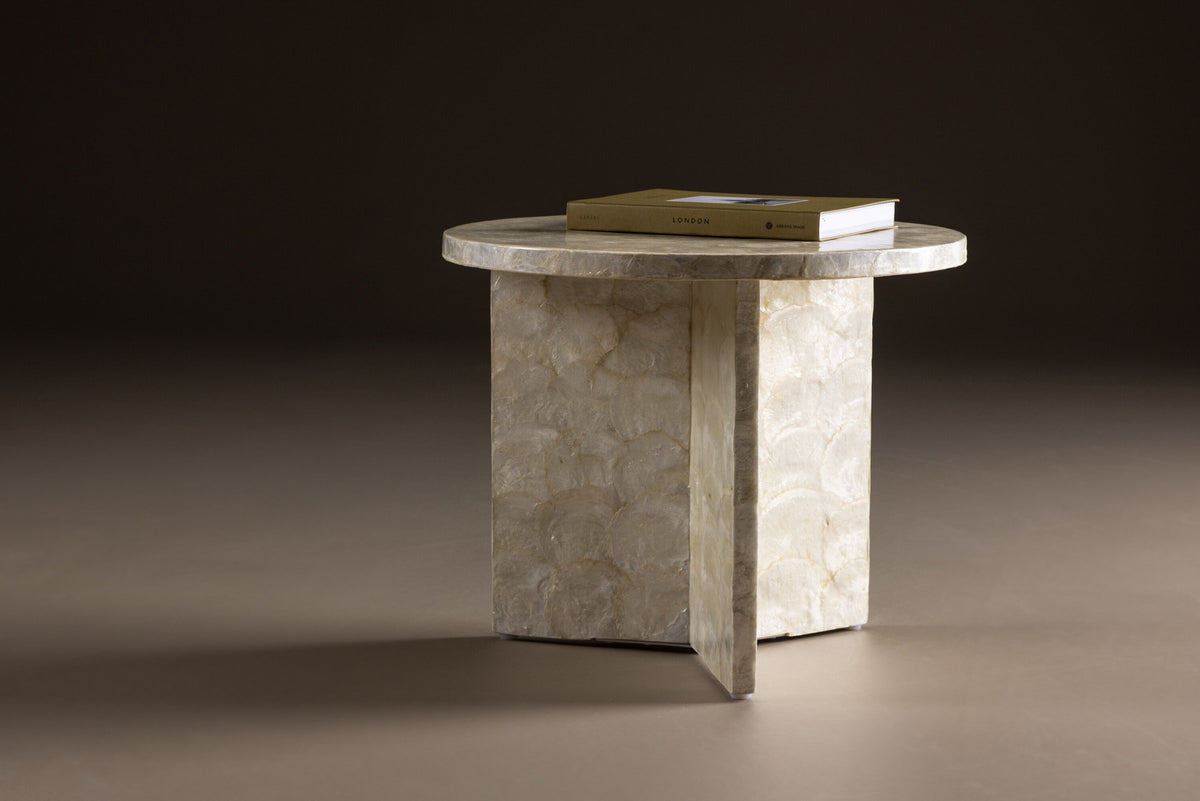 Smögen Sofatisch in Capiz / Natural präsentiert im Onlineshop von KAQTU Design AG. Beistelltisch ist von Vind
