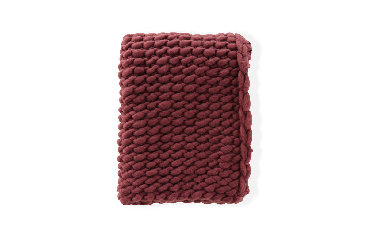Kate Throw in Burgund präsentiert im Onlineshop von KAQTU Design AG. Wolldecke ist von Venture Home