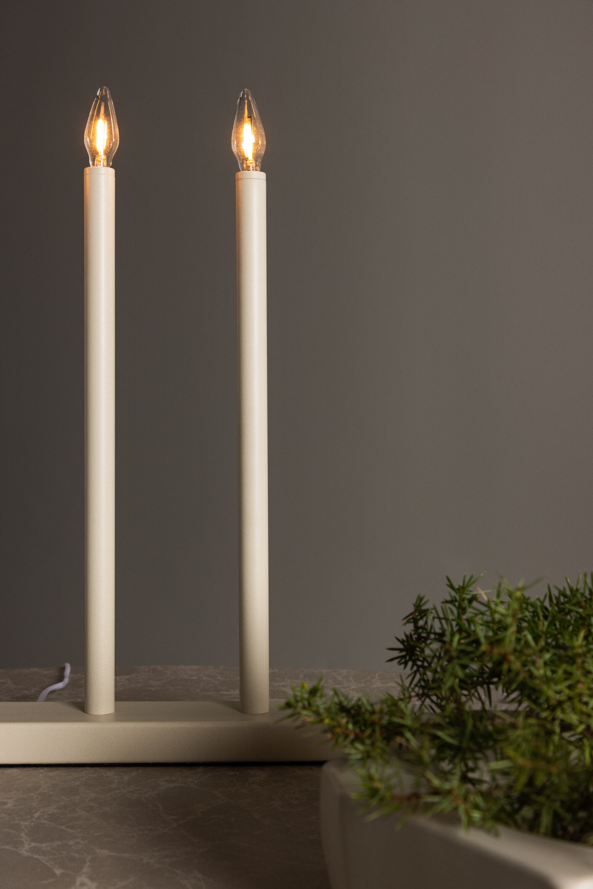 Lofsdalen Tischleuchte in Beige präsentiert im Onlineshop von KAQTU Design AG. Tischleuchte ist von Venture Home