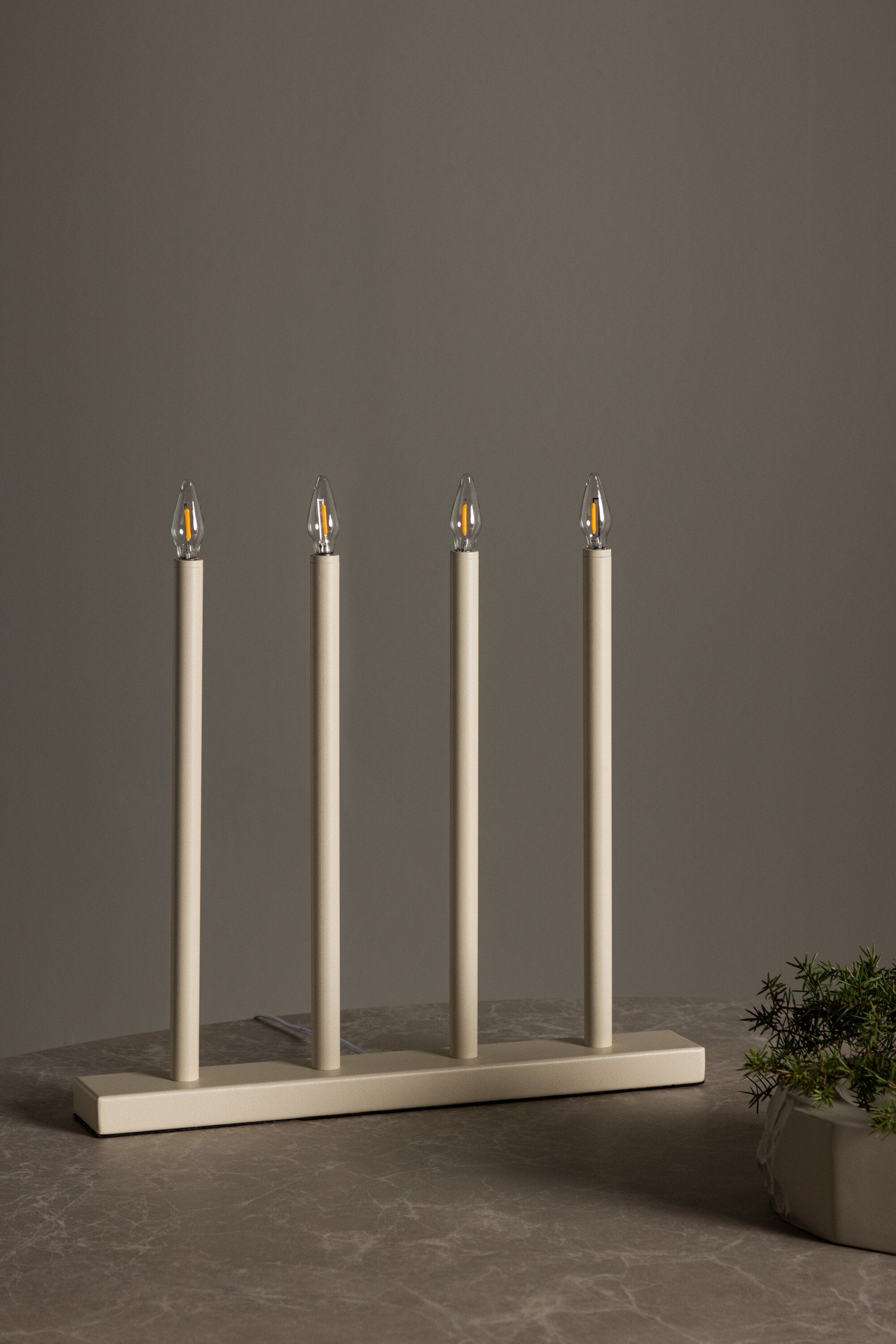 Lofsdalen Tischleuchte in Beige präsentiert im Onlineshop von KAQTU Design AG. Tischleuchte ist von Venture Home