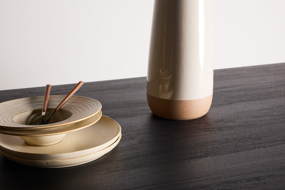 Esstisch Milly in Schwarz präsentiert im Onlineshop von KAQTU Design AG. Esstisch ist von Venture Home