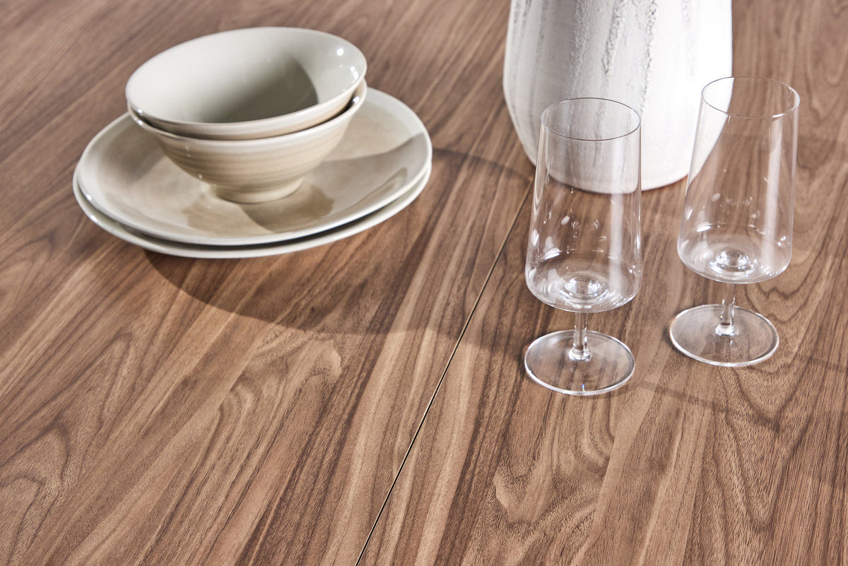 Lanzo Esstisch in Natur präsentiert im Onlineshop von KAQTU Design AG. Esstisch ist von Venture Home