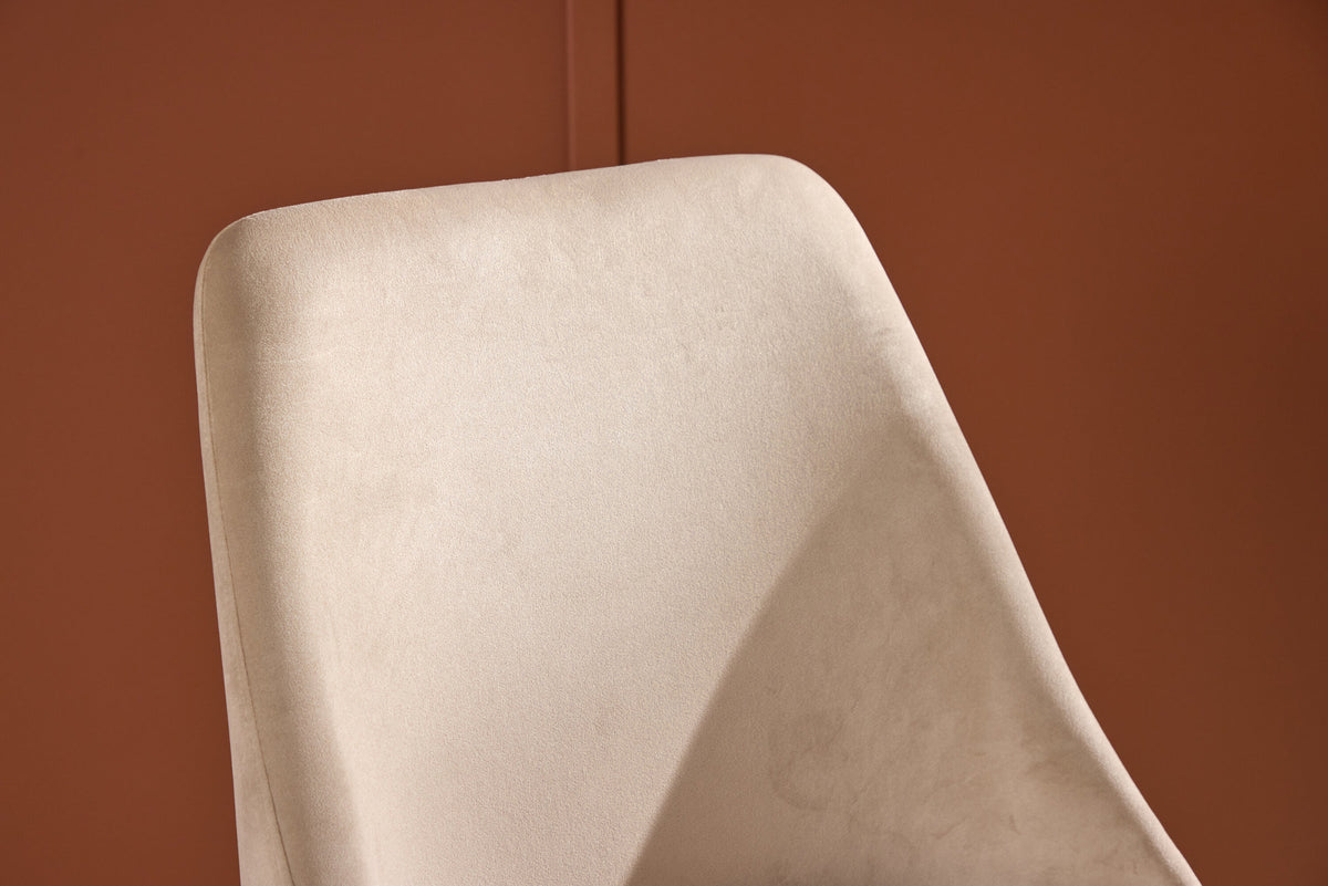 Nacht Esszimmerstuhl in Beige präsentiert im Onlineshop von KAQTU Design AG. Stuhl ist von Venture Home