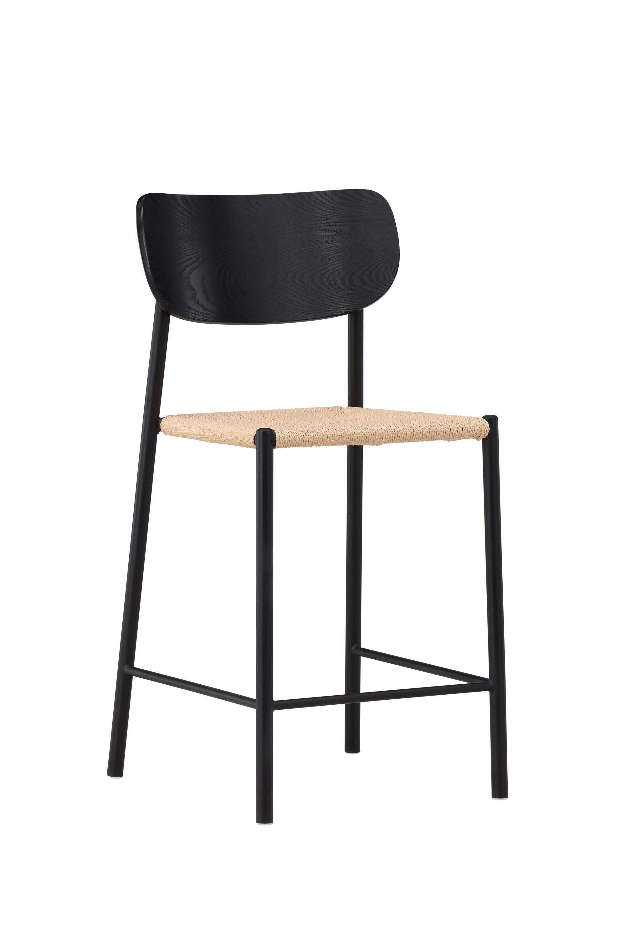 Der Polly Barstuhl vereint Rattan-Sitz und weiße Holzbeine zu einem stilvollen, platzsparenden Design für modernen Boho-Chic.