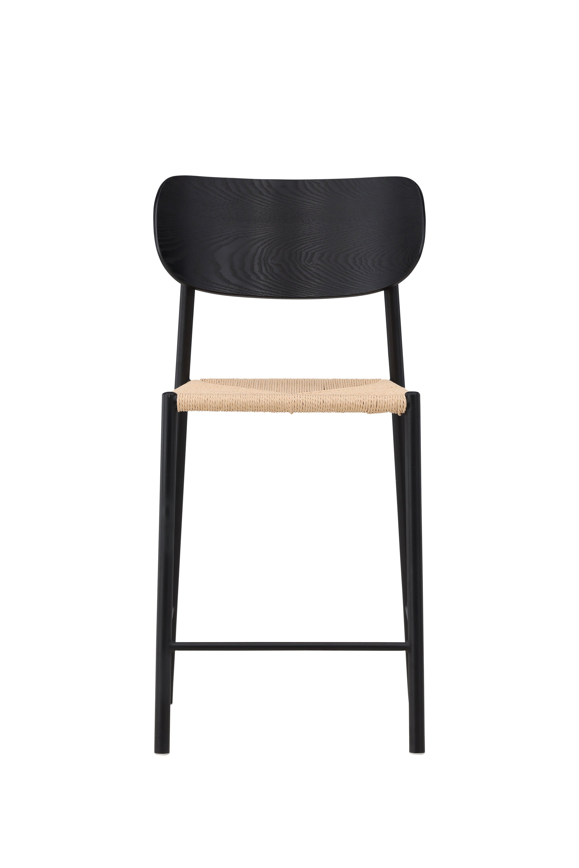 Der Polly Barstuhl vereint Rattan-Sitz und weiße Holzbeine zu einem stilvollen, platzsparenden Design für modernen Boho-Chic.