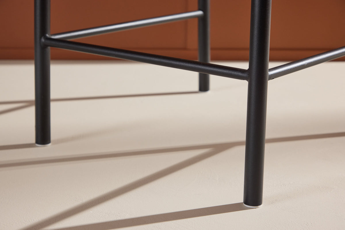 Polly Barstuhl in Schwarz präsentiert im Onlineshop von KAQTU Design AG. Barstuhl ist von Venture Home
