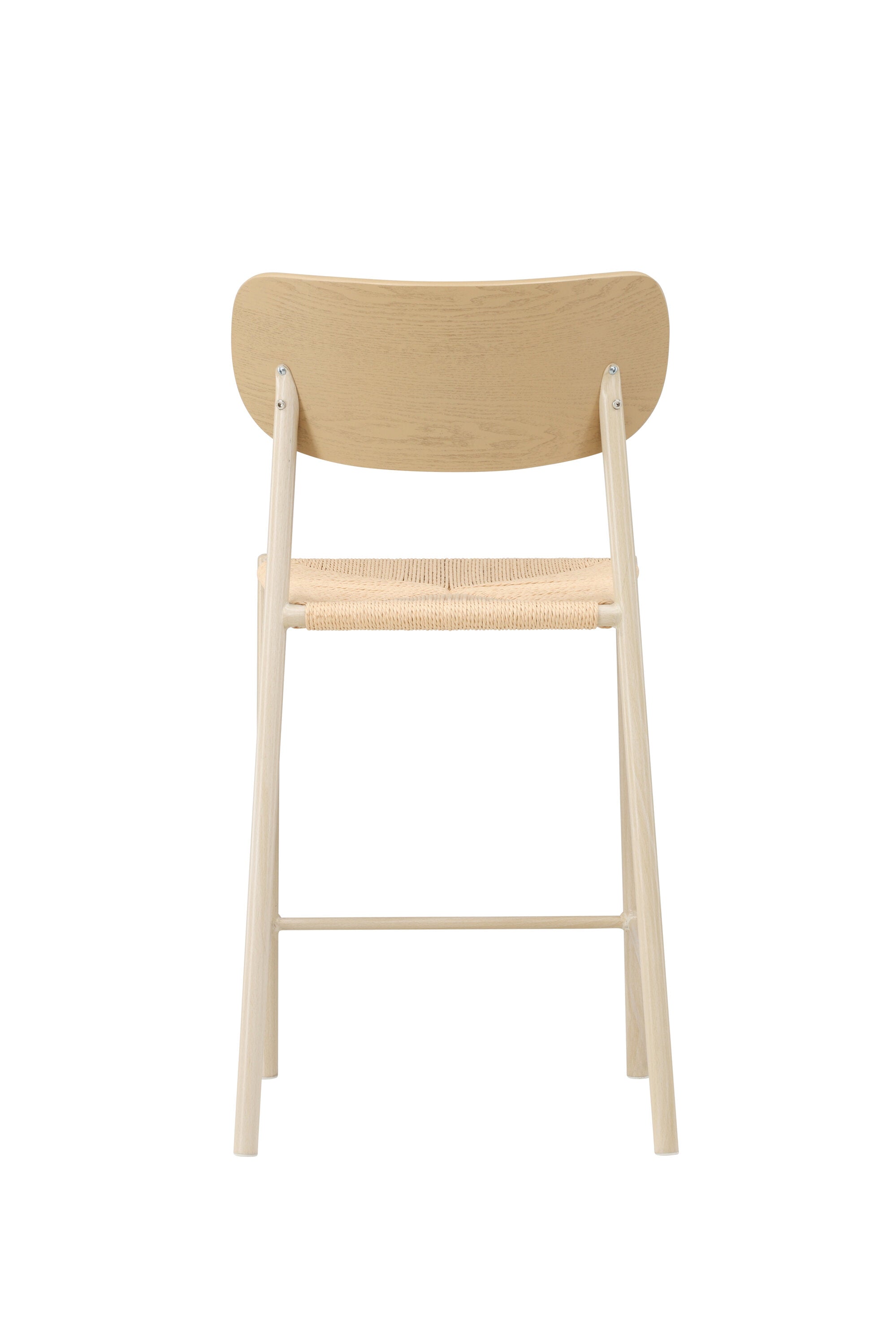 Der Polly Barstuhl vereint Rattan-Sitz und weiße Holzbeine zu einem stilvollen, platzsparenden Design für modernen Boho-Chic.
