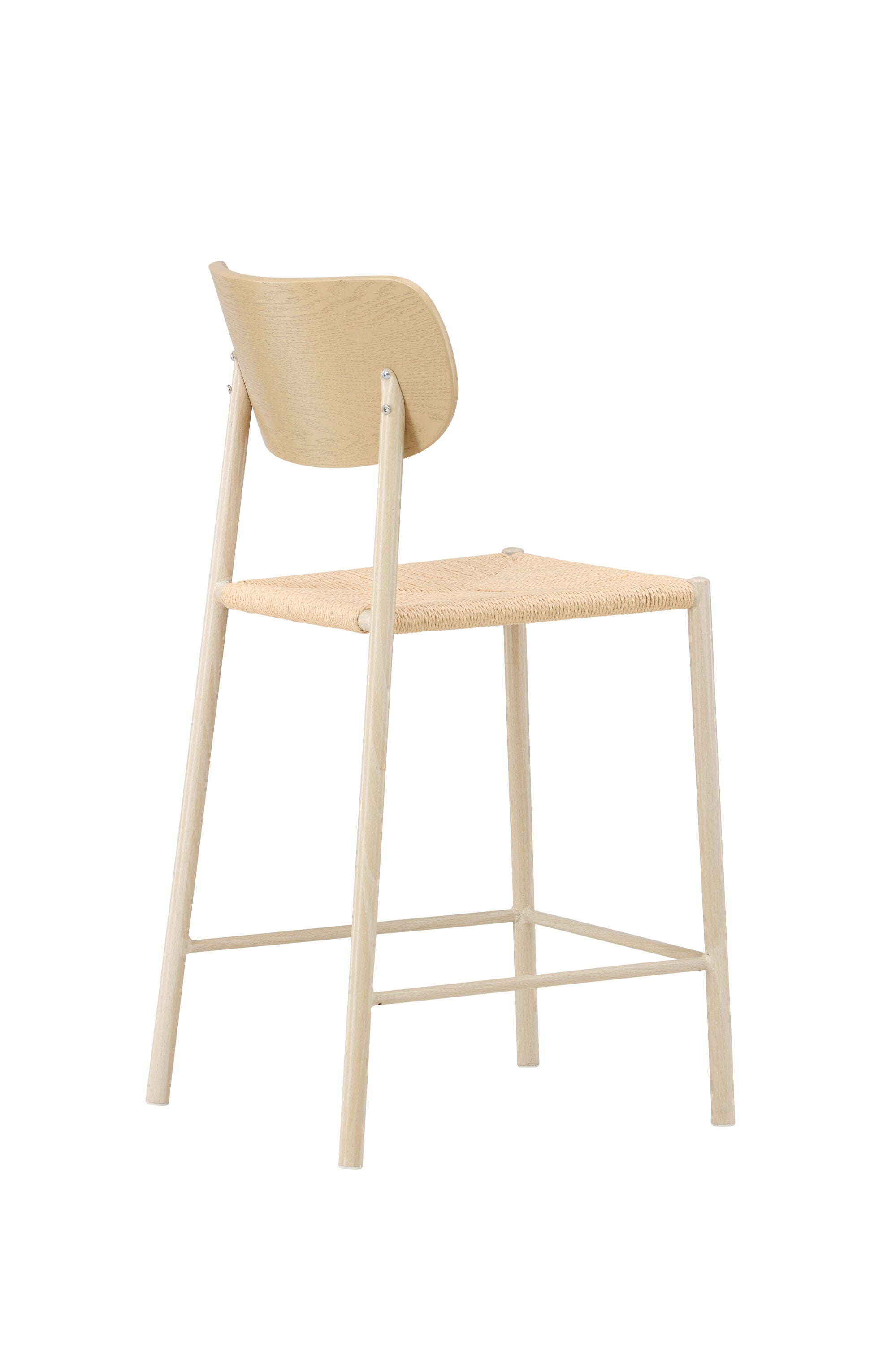 Der Polly Barstuhl vereint Rattan-Sitz und weiße Holzbeine zu einem stilvollen, platzsparenden Design für modernen Boho-Chic.