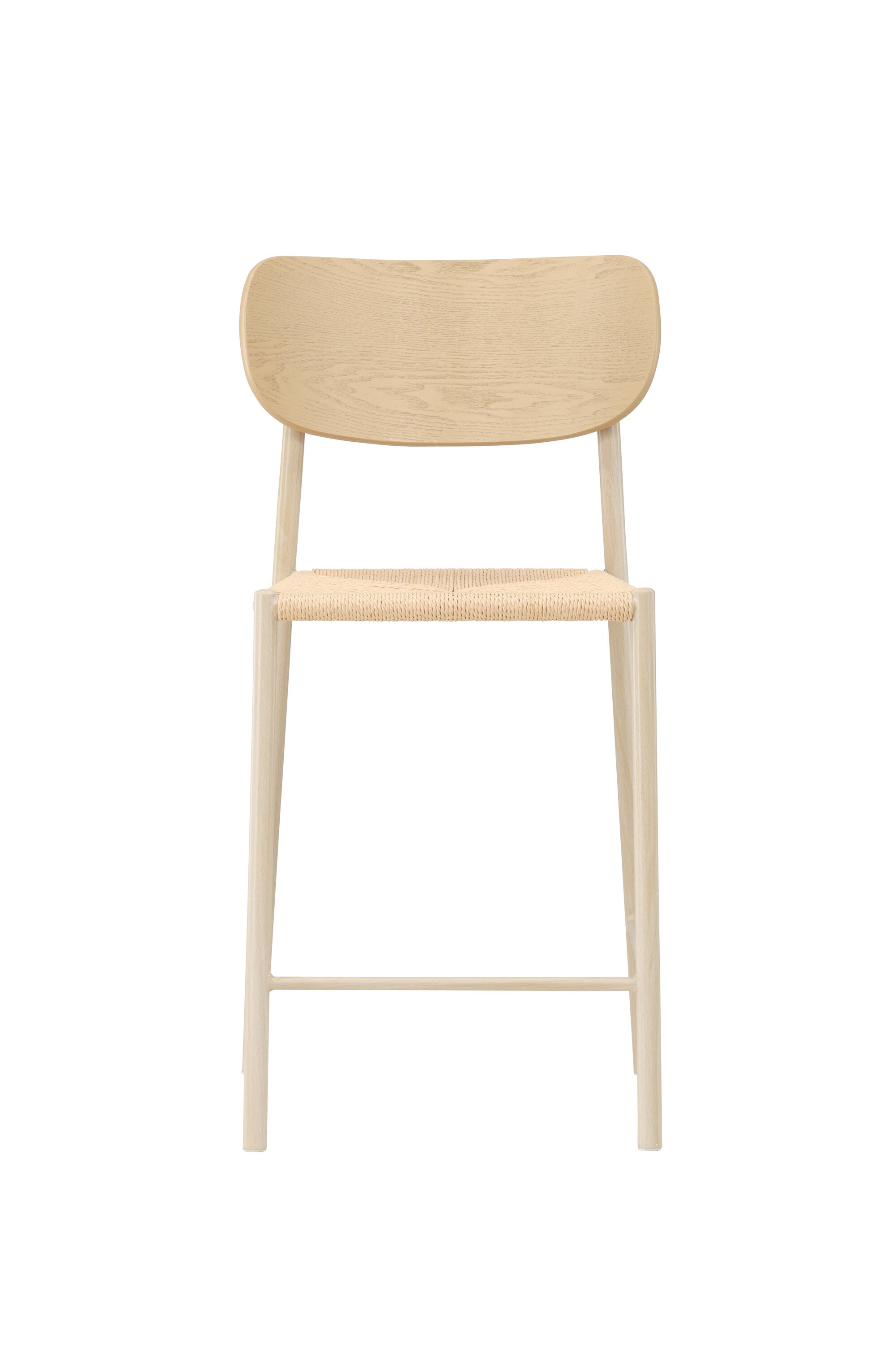 Der Polly Barstuhl vereint Rattan-Sitz und weiße Holzbeine zu einem stilvollen, platzsparenden Design für modernen Boho-Chic.