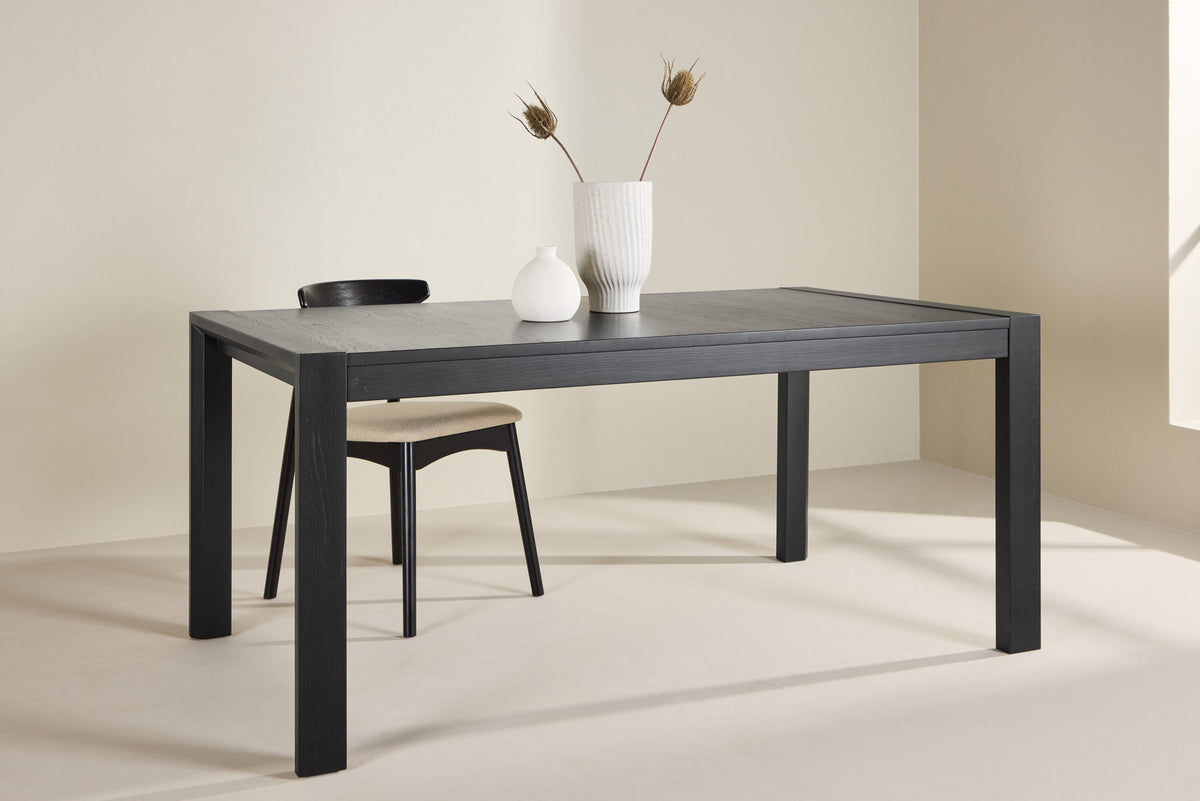 Slider ausziehbarer Tisch in Schwarz präsentiert im Onlineshop von KAQTU Design AG. Esstisch ist von Vind