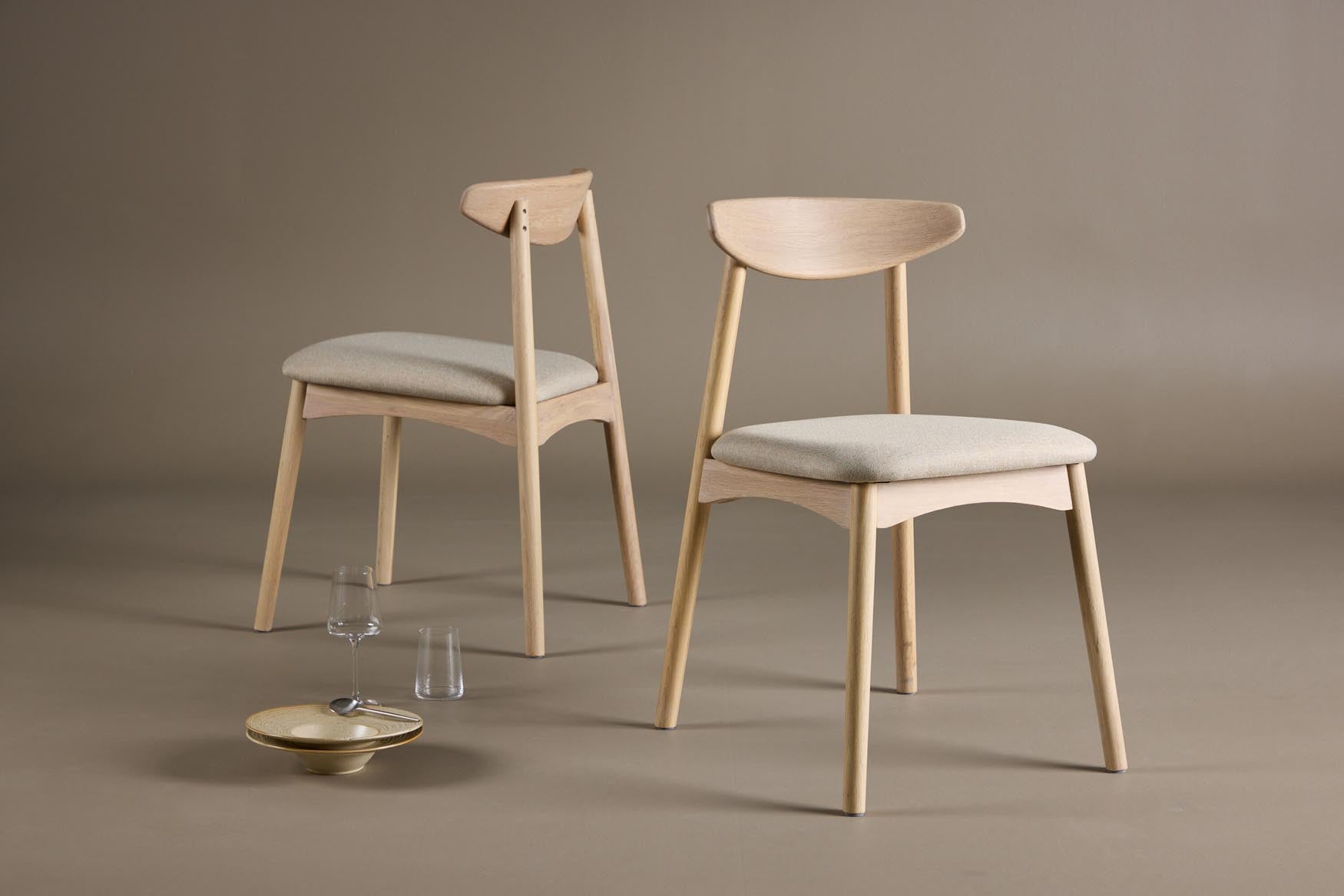 Ven Stuhl in Whitewash präsentiert im Onlineshop von KAQTU Design AG. Esstisch ist von Vind