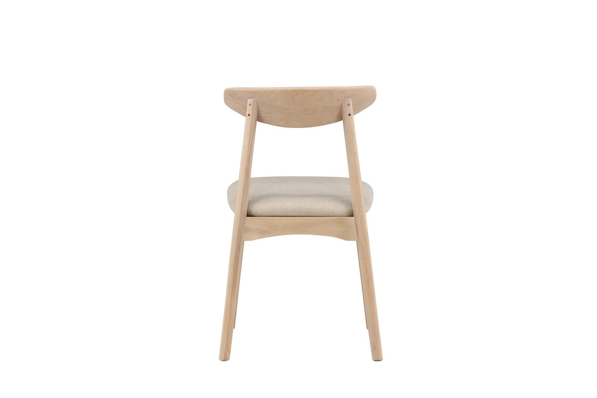 Ven Stuhl in Whitewash präsentiert im Onlineshop von KAQTU Design AG. Esstisch ist von Vind