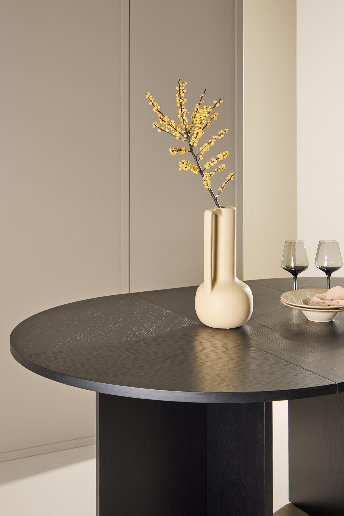 Rechteckiger Esstisch Strada von Venture Home: Elegantes Design, hochwertige MDF-Verarbeitung, ideal für gesellige Abende und festliche Anlässe.