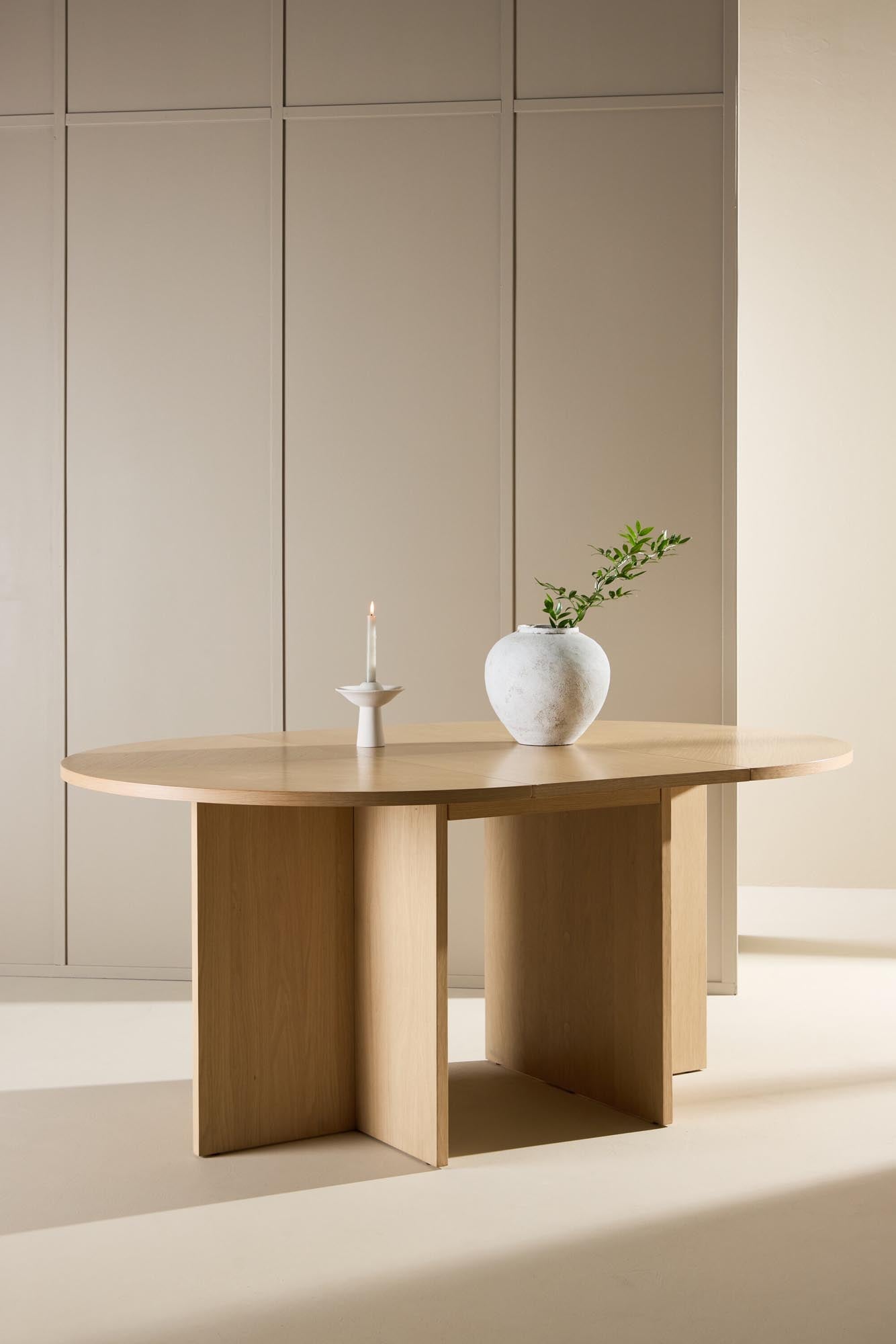 Rechteckiger Esstisch Strada von Venture Home, modern und elegant, perfekt für Esszimmer oder Küche, langlebig und stilvoll.