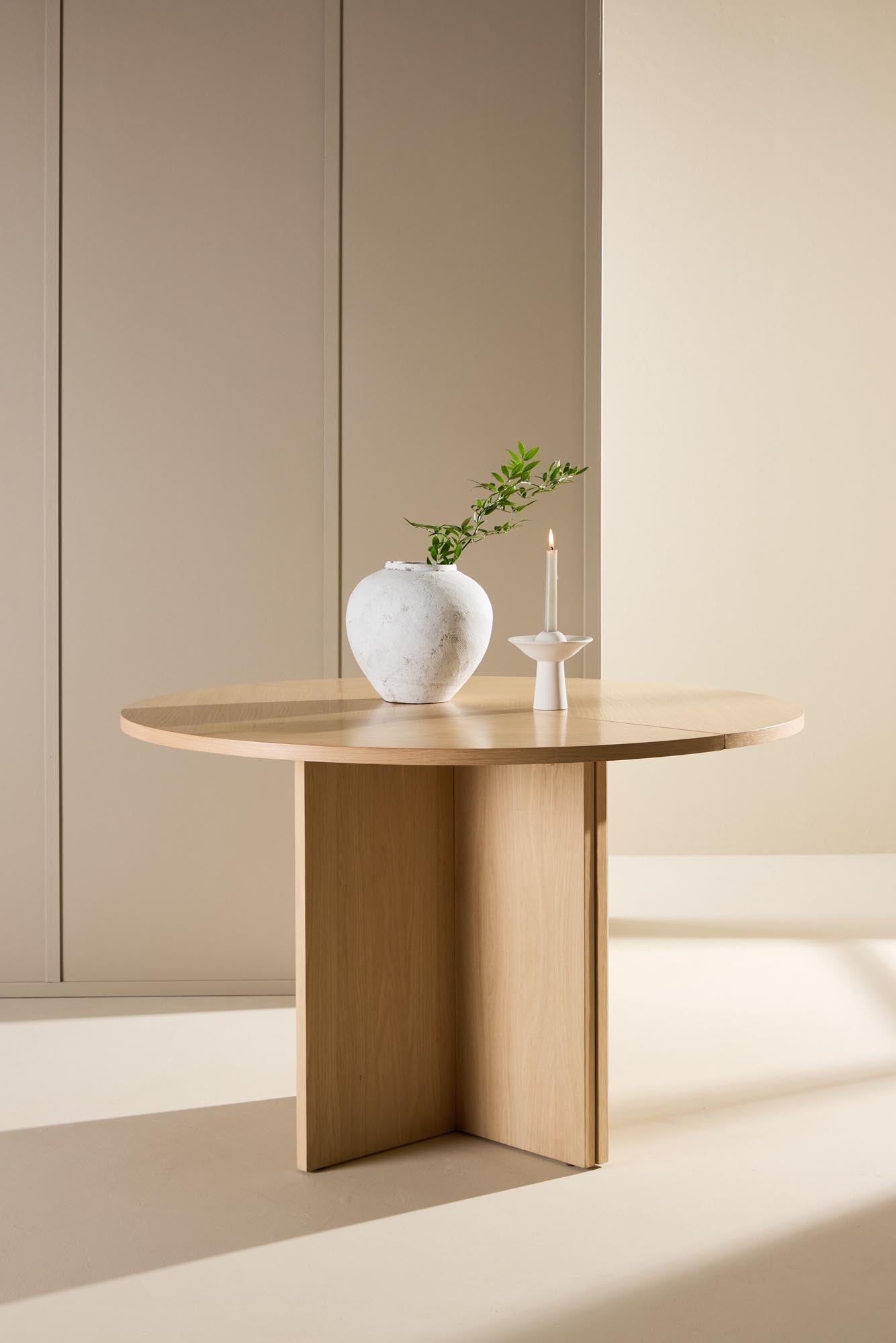 Moderner Esstisch Strada von Venture Home, rechteckig, stilvoll und robust, ideal für Küche oder Esszimmer, zeitloses Design.