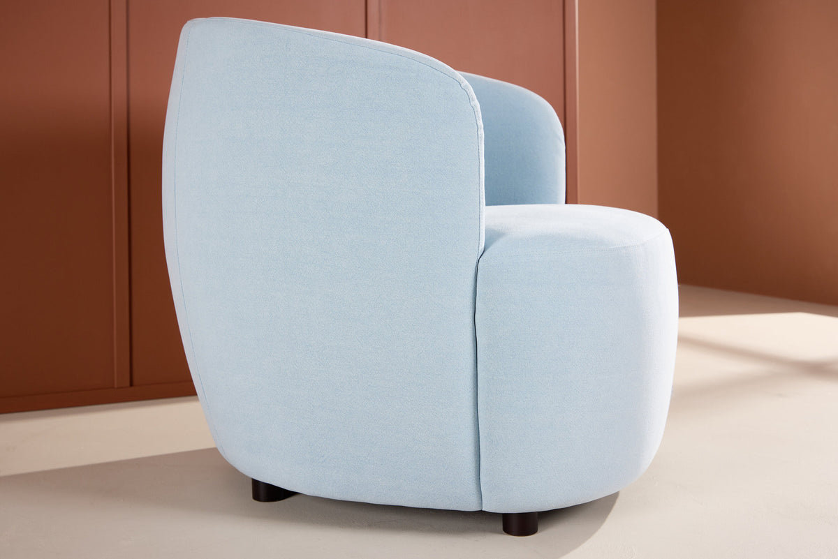Bobbo Sessel in Blue präsentiert im Onlineshop von KAQTU Design AG. Sessel mit Armlehnen ist von Venture Home