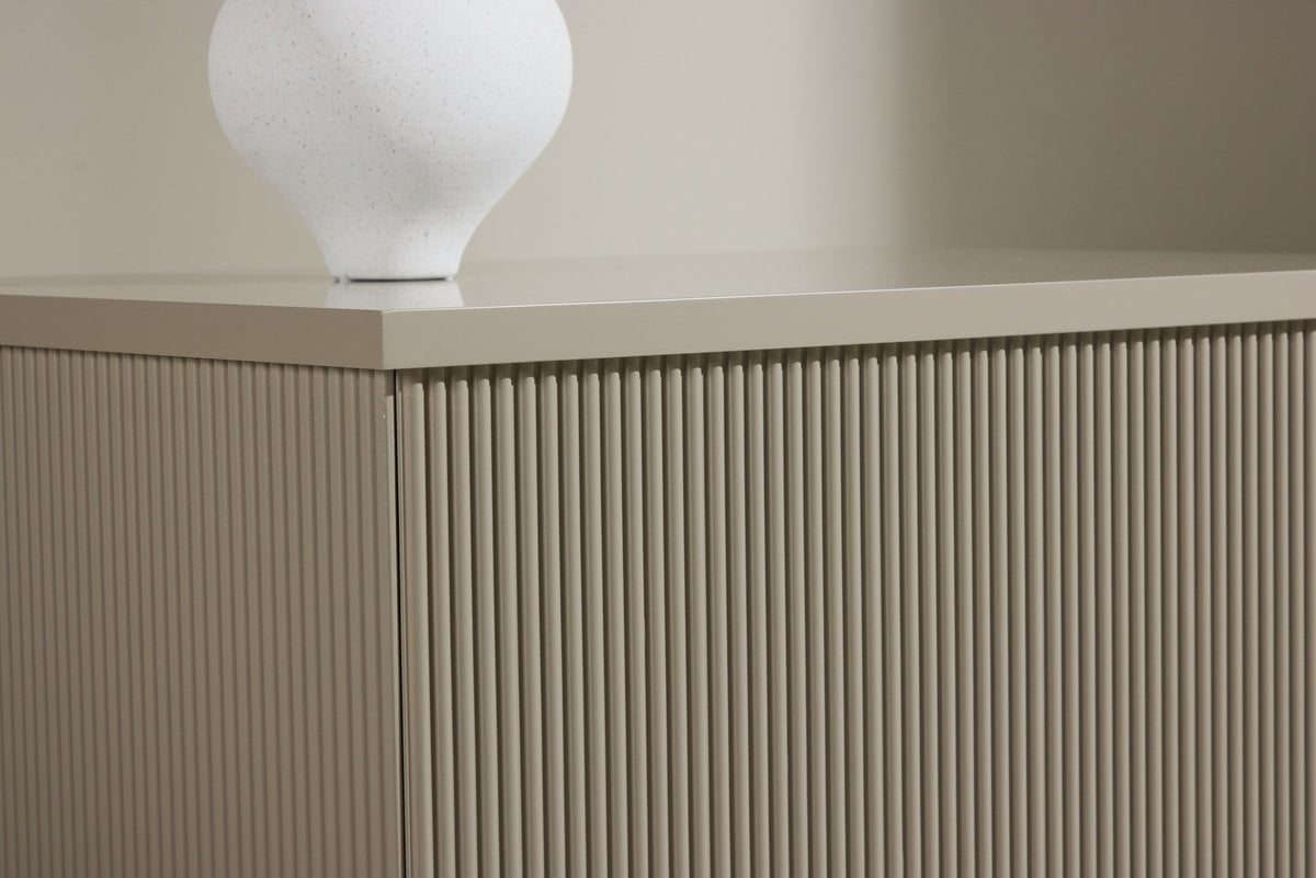 Lenox Beistelltisch in Beige präsentiert im Onlineshop von KAQTU Design AG. Beistelltisch ist von Venture Home