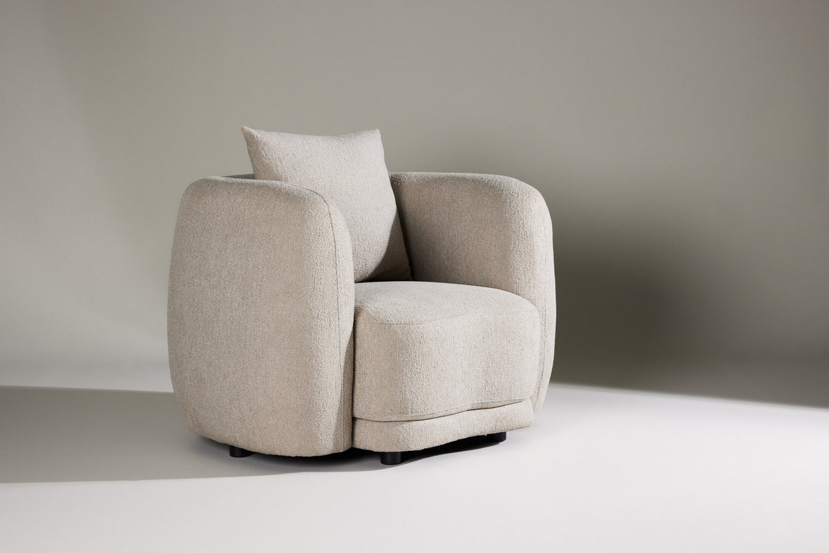 Cielo Sessel in Beige präsentiert im Onlineshop von KAQTU Design AG. Sessel mit Armlehnen ist von Venture Home