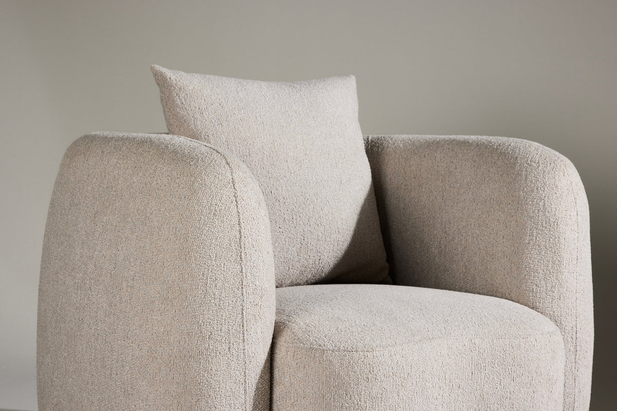 Cielo Sessel in Beige präsentiert im Onlineshop von KAQTU Design AG. Sessel mit Armlehnen ist von Venture Home