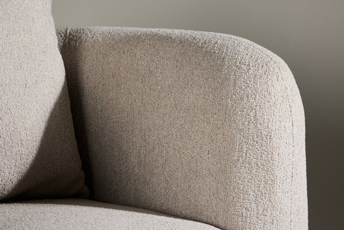 Cielo Sessel in Beige präsentiert im Onlineshop von KAQTU Design AG. Sessel mit Armlehnen ist von Venture Home