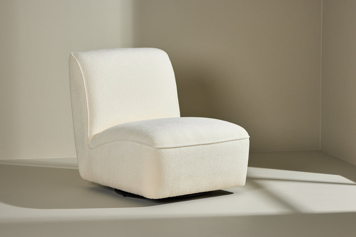 My Loungesessel in White präsentiert im Onlineshop von KAQTU Design AG. Sessel ist von Venture Home