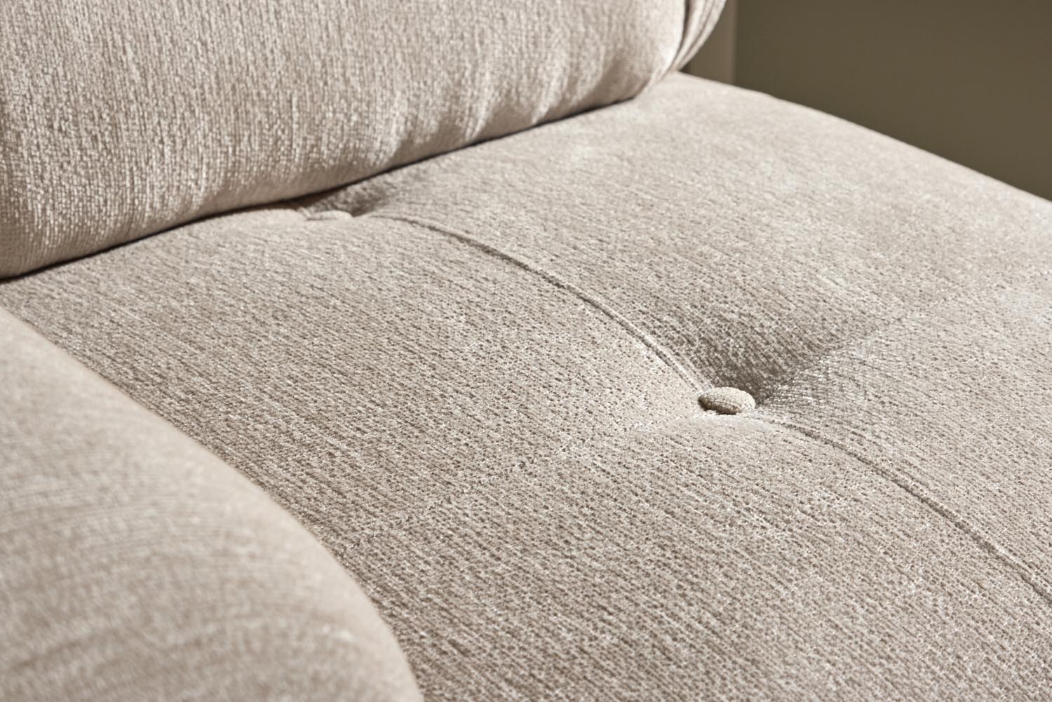 Mika modulares Sofa in Beige präsentiert im Onlineshop von KAQTU Design AG. Modulares Sofa ist von Venture Home