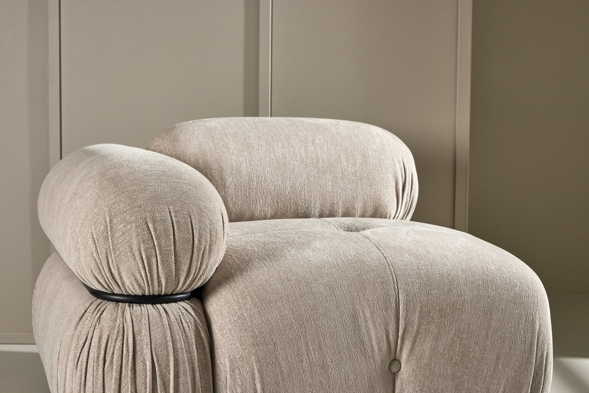 Mika modulares Sofa Links in Beige präsentiert im Onlineshop von KAQTU Design AG. Modulares Sofa ist von Venture Home