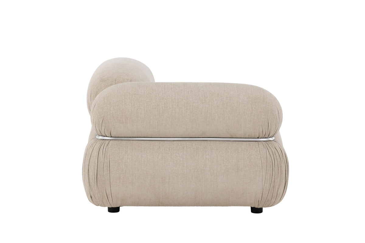 Mika Sofa Modul von Venture Home in Beige: gepolstertes Sitzelement aus Polyester mit schwarzen Beinen, Teil eines modularen Sofasystems.