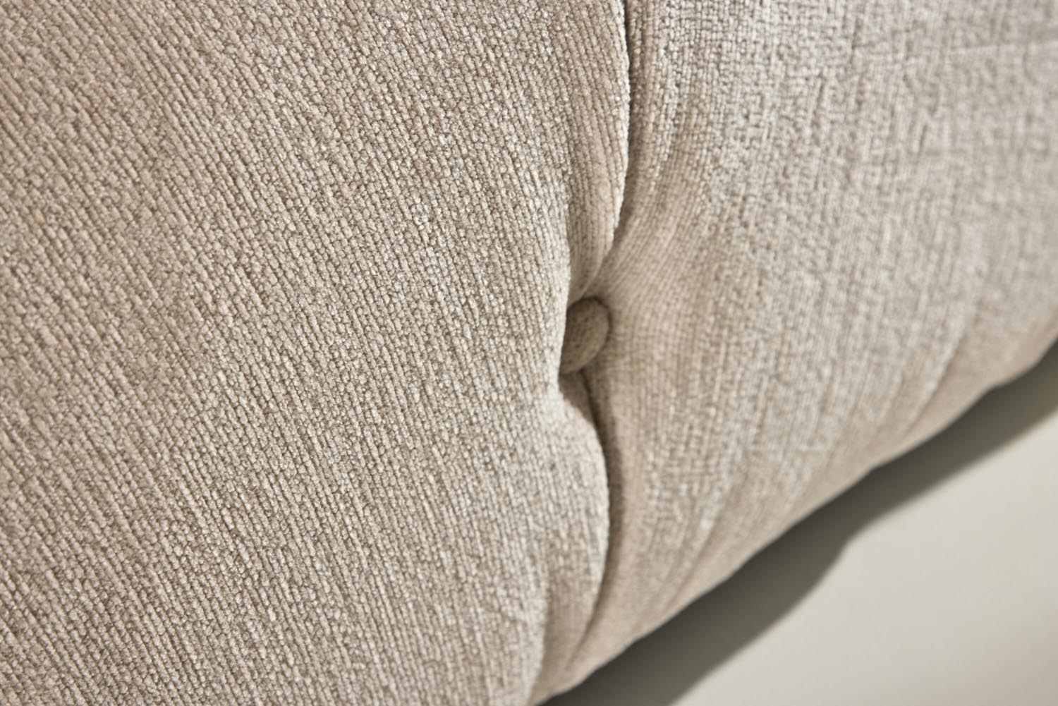Mika modulares Sofa in Beige präsentiert im Onlineshop von KAQTU Design AG. Modulares Sofa ist von Venture Home