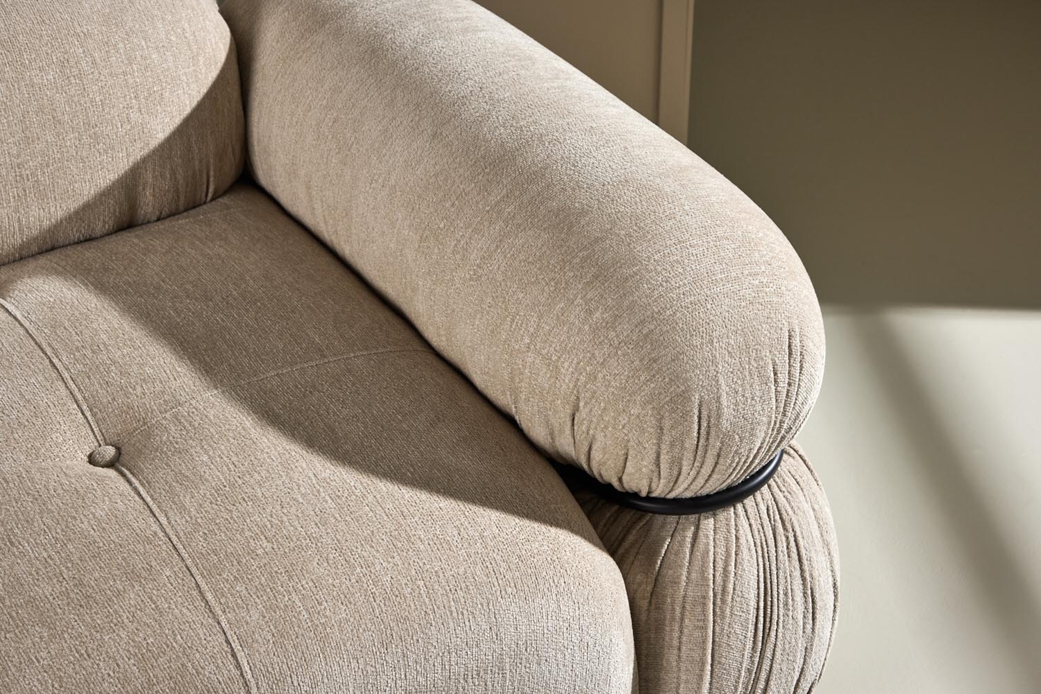 Mika modulares Sofa in Beige präsentiert im Onlineshop von KAQTU Design AG. Modulares Sofa ist von Venture Home