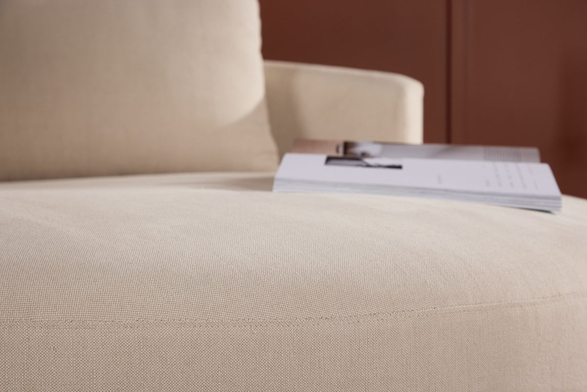Kelso 3-Sitzer Sofa in Beige präsentiert im Onlineshop von KAQTU Design AG. 3er Sofa ist von Venture Home
