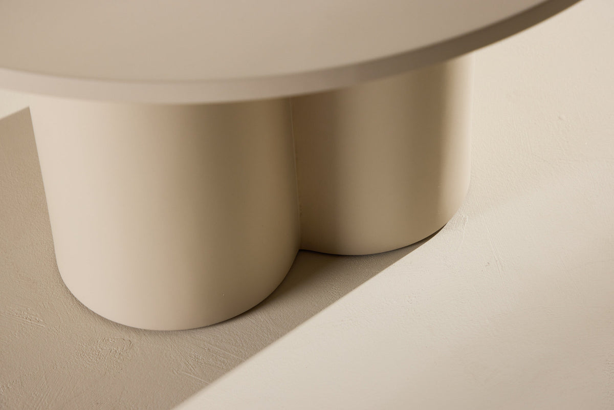 Olivia Coffee Tisch von Venture Home – Wohnbeispiel
