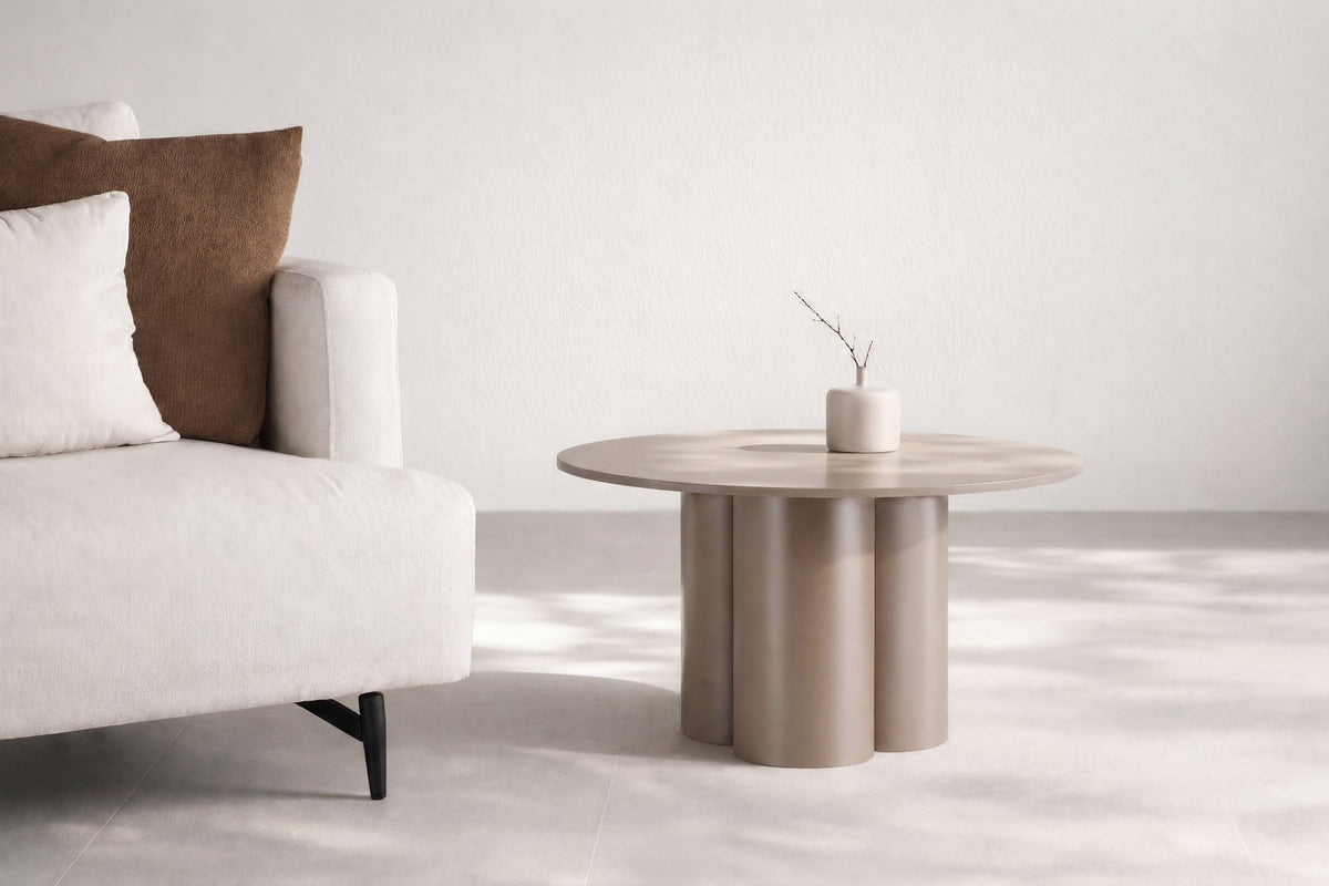 Olivia Sofa-Tisch in Braun präsentiert im Onlineshop von KAQTU Design AG. Couchtisch ist von Venture Home