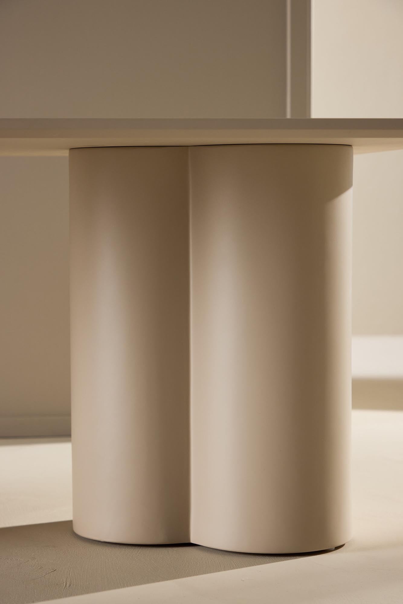Eleganter Sofatisch aus MDF, 120x60 cm, in sanftem Beige. Vielseitig, robust und stilvoll für jeden Wohnraum.
