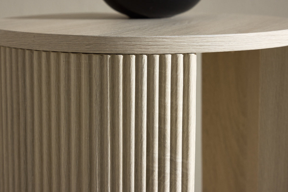Bristol Beistelltisch φ40 in Weisswasch präsentiert im Onlineshop von KAQTU Design AG. Beistelltisch ist von Venture Home