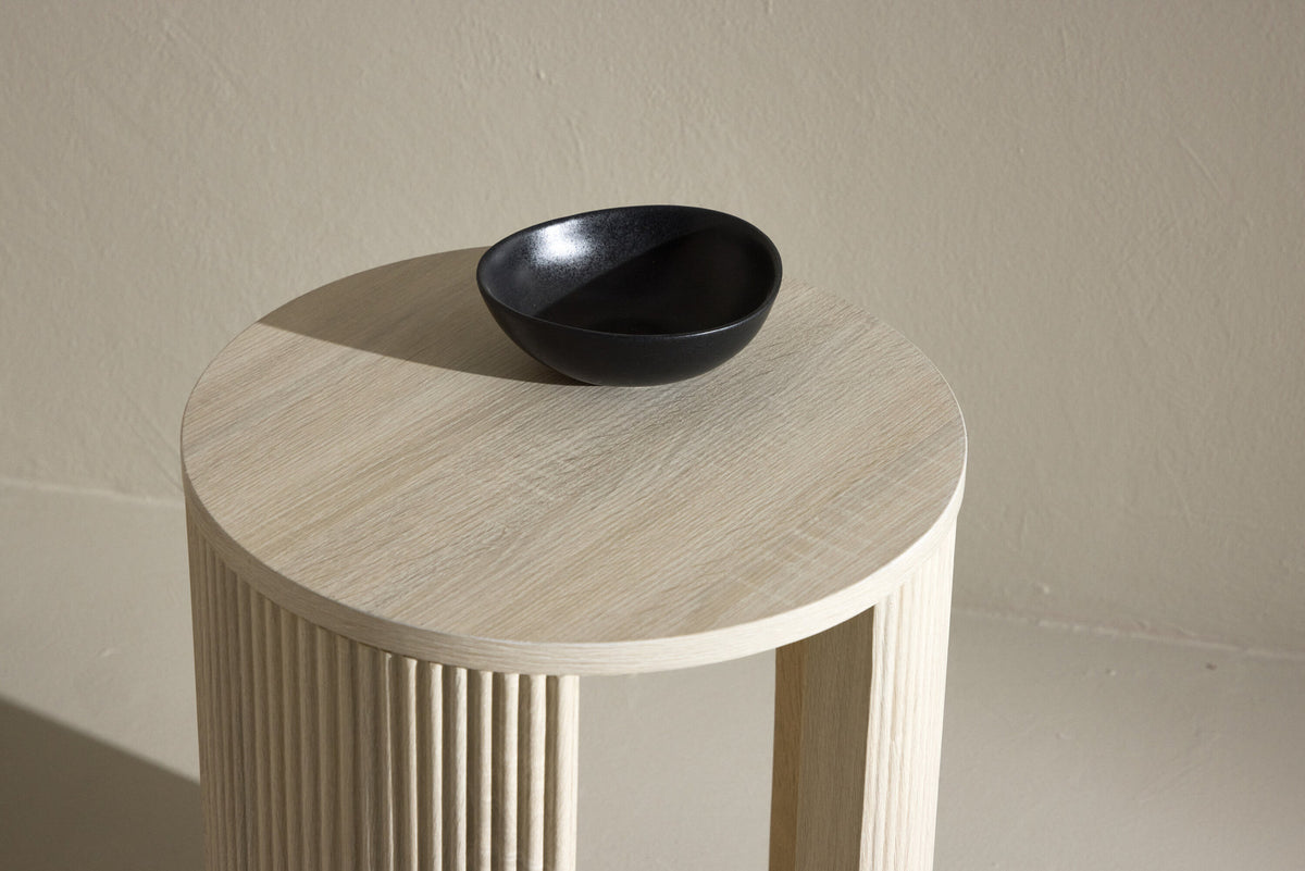 Bristol Beistelltisch φ40 in Weisswasch präsentiert im Onlineshop von KAQTU Design AG. Beistelltisch ist von Venture Home